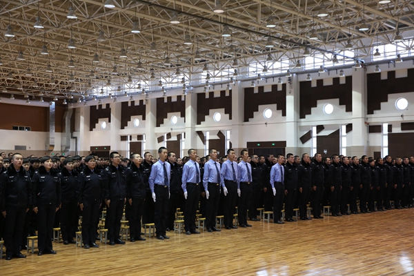 学院隆重举行2017级学生授装宣誓仪式