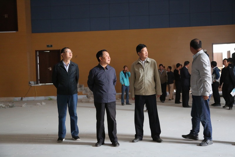 白瑞庆常务副厅长检查指导魏家庄校区建设工作