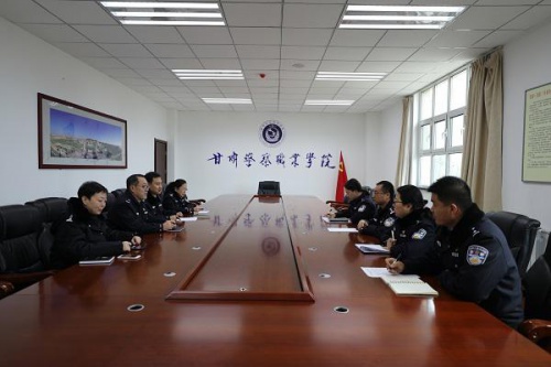 办公室党支部召开换届选举党员大会
