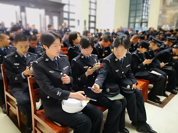 甘肃警察职业学院制服图片