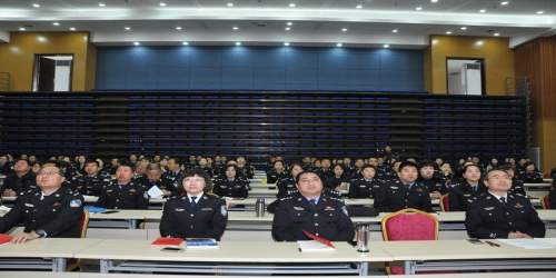 我院组织广大师生认真观看十九大开幕会