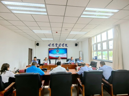 学校召开节前校园安全稳定工作部署会