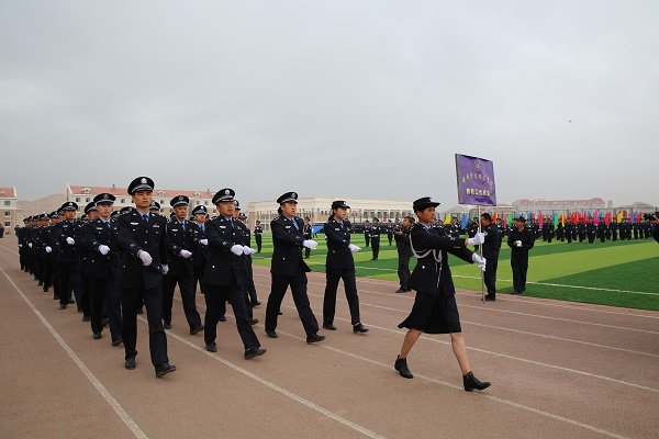 1494393425864422.jpg 教职工方队入场.JPG