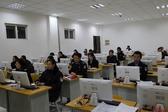 1483693439980694.jpg 认真听课