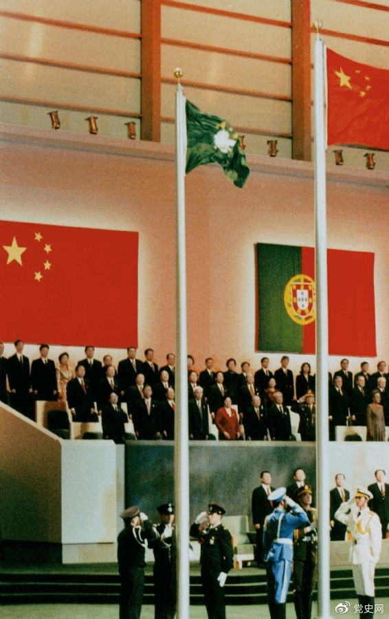 1999年12月20日,中国政府恢复行使对澳门的主权。