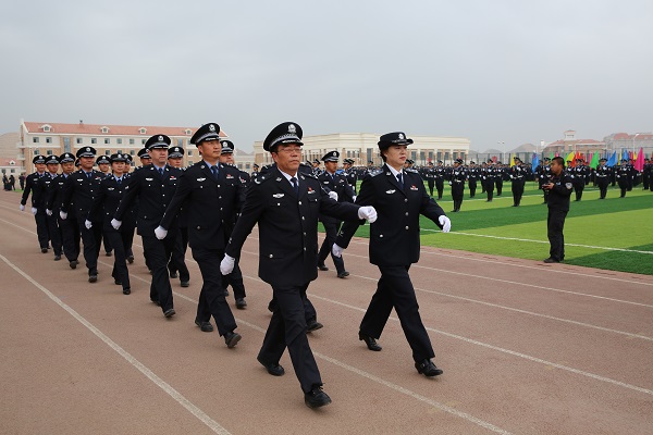 1494393379332764.jpg 裁判员方队入场.JPG